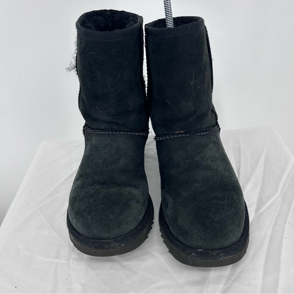 Classic Black UGG Australia Women's Shearling Sheepskin Short Suede Boots Size 7
